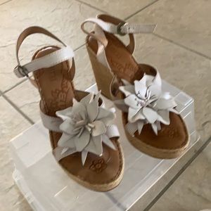 Born espadrilles wedges